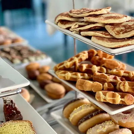 Continental فندق