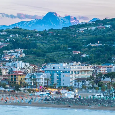 Continental فندق Tortoreto