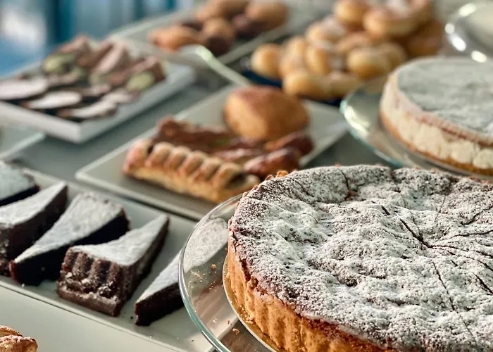 فندق Continental 3*