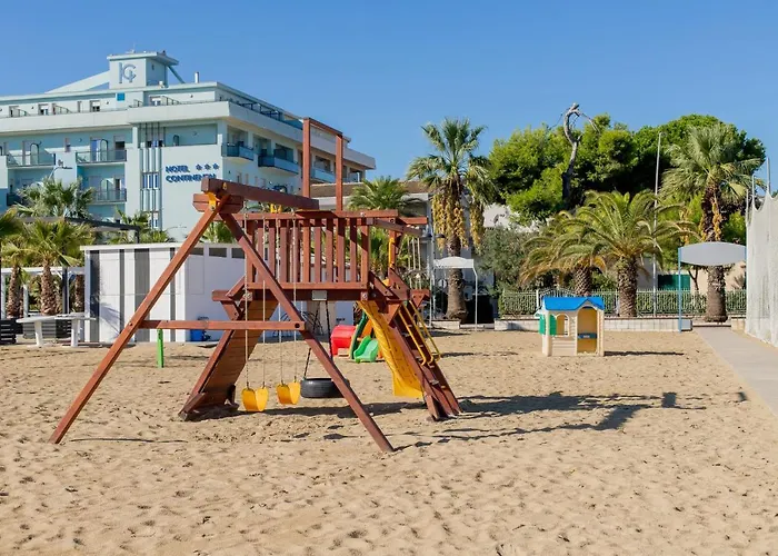 Отель Continental 3*