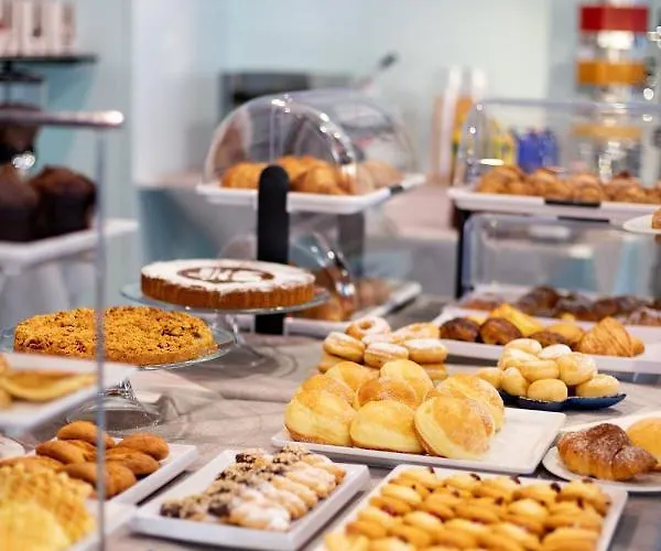 فندق Continental 3*