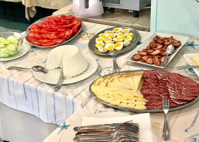 Continental فندق 3*